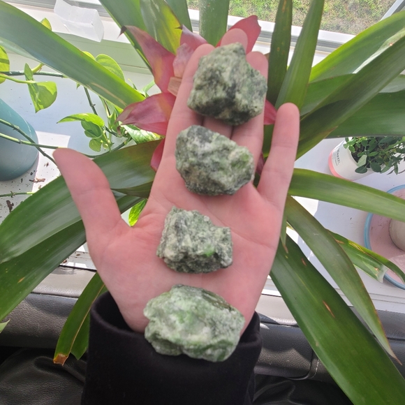 Chrome diopside - Picture 1 of 4